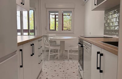 Location d’un appartement lumineux de 2 pièces, 65 m², Belgrade, Serbie
